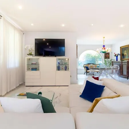 Alberta With Reserved Spot Villa