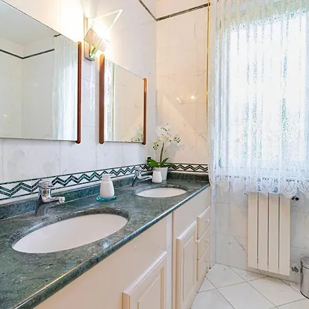 Villa Alberta With Reserved Spot *